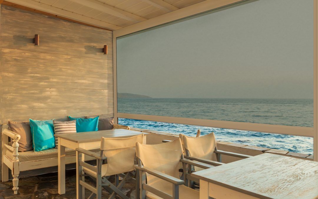 Outdoor cafe blinds